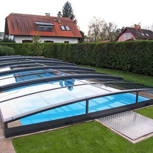 Elegantné bazénové zastrešenie VIVA ™ sa stane pýchou Vašej záhrady