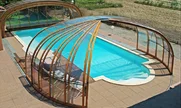 Farebné vyhotovenie imitácia dreva - borovica obzvlášť vynikne na vysokom zastrešení Farebné vyhotovenie imitácia dreva - borovica obzvlášť vynikne na vysokom zastrešení