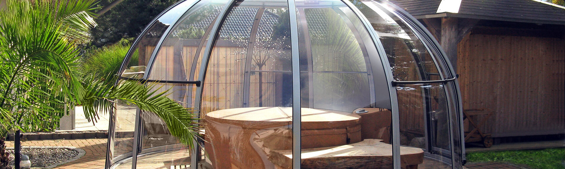 Kruhové zastrešenie bazéna a vírivej vane