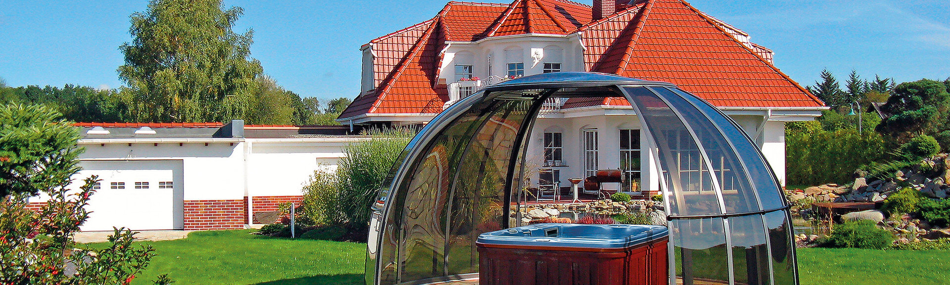 Kruhové zastrešenie bazéna a vírivej vane