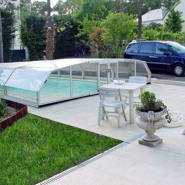 Kryt na bazén RIVIERA sa stane užitočným doplnkom vašej záhrady