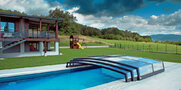 nízke bazénové zastrešenie Corona pre moderné domy