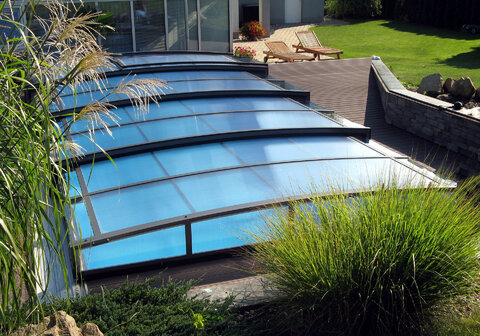 Nízke či vysoké zastrešenie bazénov?