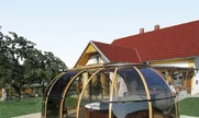 Zastrešenie vírivej vane SPA SUNHOUSE® v blízkosti domu