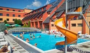 Zastrešením na bazén ELEGANT možno zastrešiť i verejné bazény väčších rozmerov